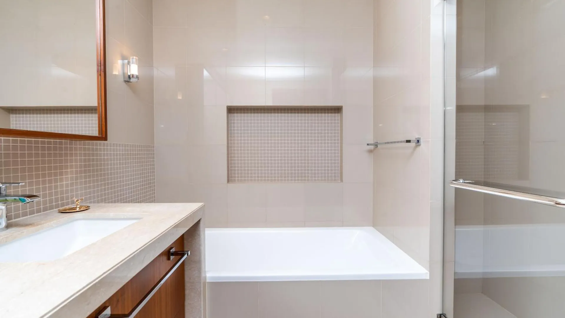 Lux Apt-Burj View Opp. Dxb Mall Dubaï Émirats arabes unis